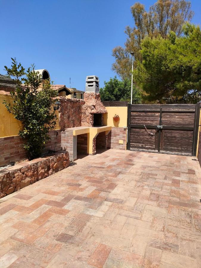 Villa Casa Laura, Quartu Sant'Elena Su Forti Exterior foto
